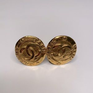 CHANEL clip on earrings